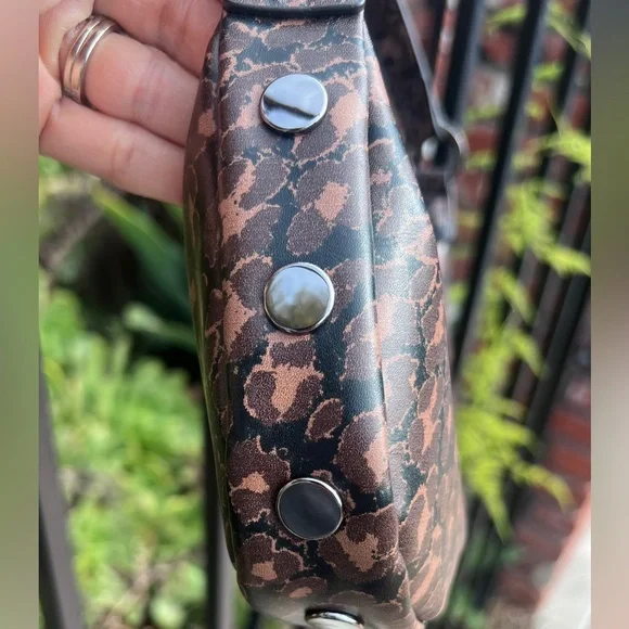 Hammitt Los Angeles VIP Becker Leopard Print Shoulder bag - Picture 4 of 6